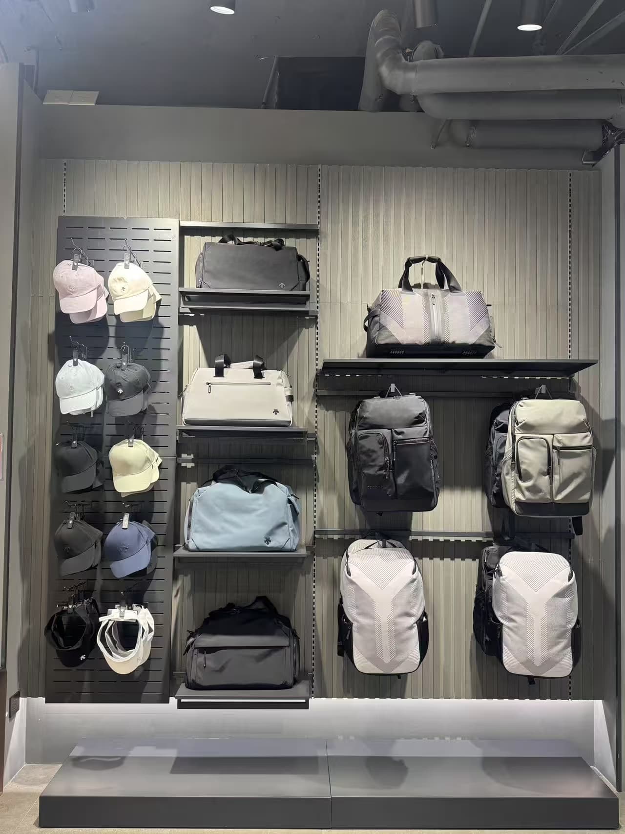DESCENTE - Image 4